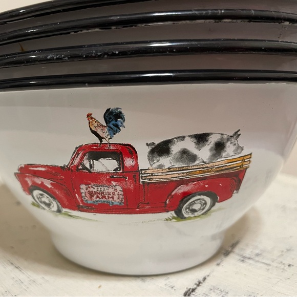 Four Vintage Rustic Farmhouse enameled Bowls - Picture 5 of 6